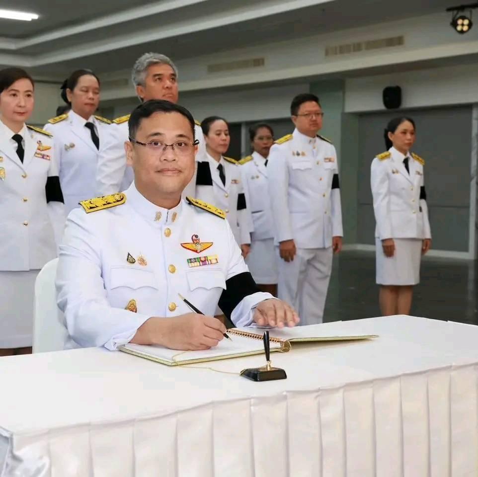 ผอ.กพบ. มอบหมายเจ้าหน้าที่ เข้าร่วมถวายพระพรชัยมงคลและถวายสัตย์ปฏิญาณ เนื่องในโอกาสวันเฉลิมพระชนมพรรษา พระบาทสมเด็จพระเจ้าอยู่หัว
