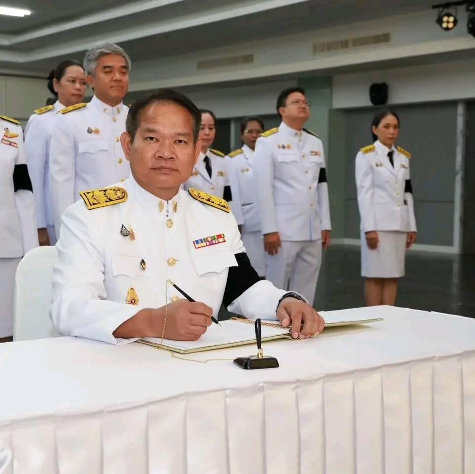 ผอ.กพบ. มอบหมายเจ้าหน้าที่ เข้าร่วมถวายพระพรชัยมงคลและถวายสัตย์ปฏิญาณ เนื่องในโอกาสวันเฉลิมพระชนมพรรษา พระบาทสมเด็จพระเจ้าอยู่หัว