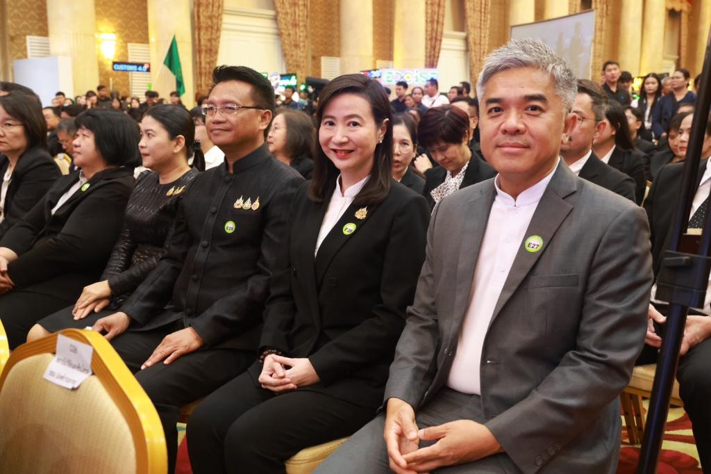 “อธิบดีณัฏฐิญา” นำทีมดีพร้อม คว้า 2 รางวัลเลิศรัฐ ประจำปี 2569 พร้อมด้วย ผอ.กพบ. และเจ้าหน้าที่ กพบ.กสอ. เข้าร่วมพิธี ตอกย้ำองค์กรแกร่ง “พัฒนาคน–ใช้เทคโนโลยี”